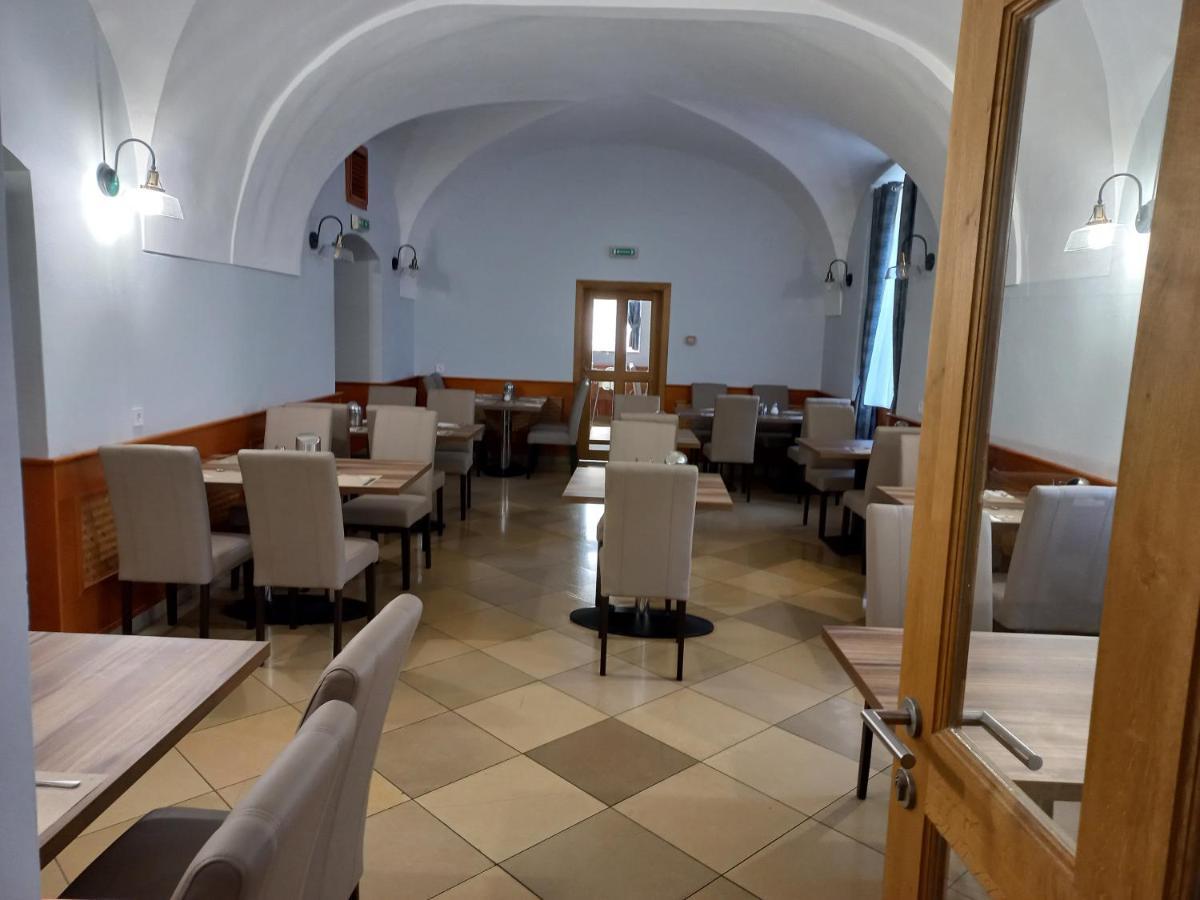 A-M Condominium Veszprém Buitenkant foto